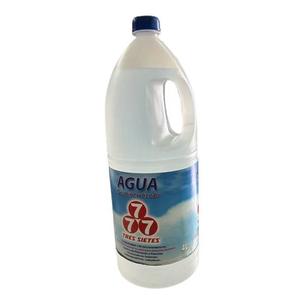 AGUA DESMINERALIZADA TRES 7, 2L